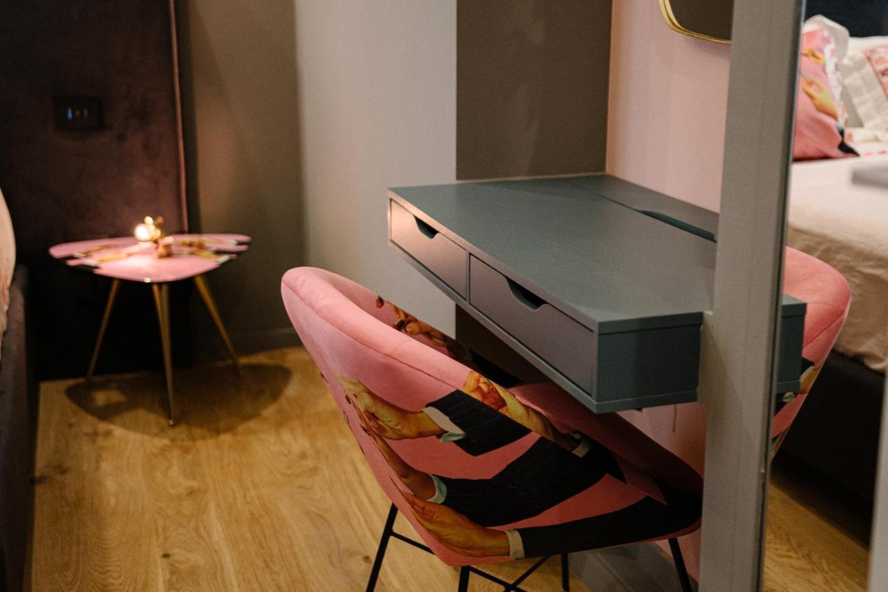 Aron Only Suites Bed And Breakfast Pescara Exterior photo