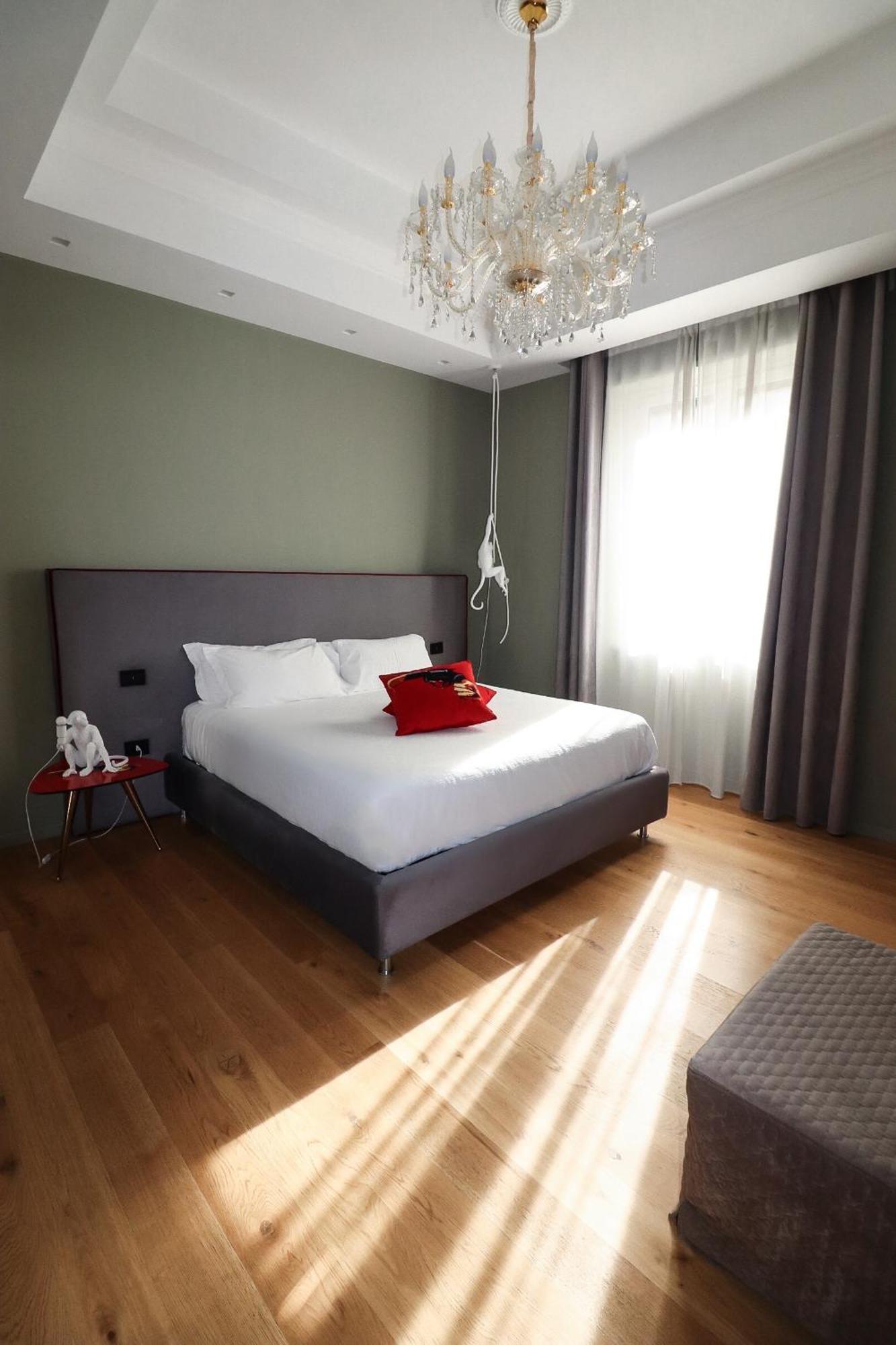 Aron Only Suites Bed And Breakfast Pescara Exterior photo
